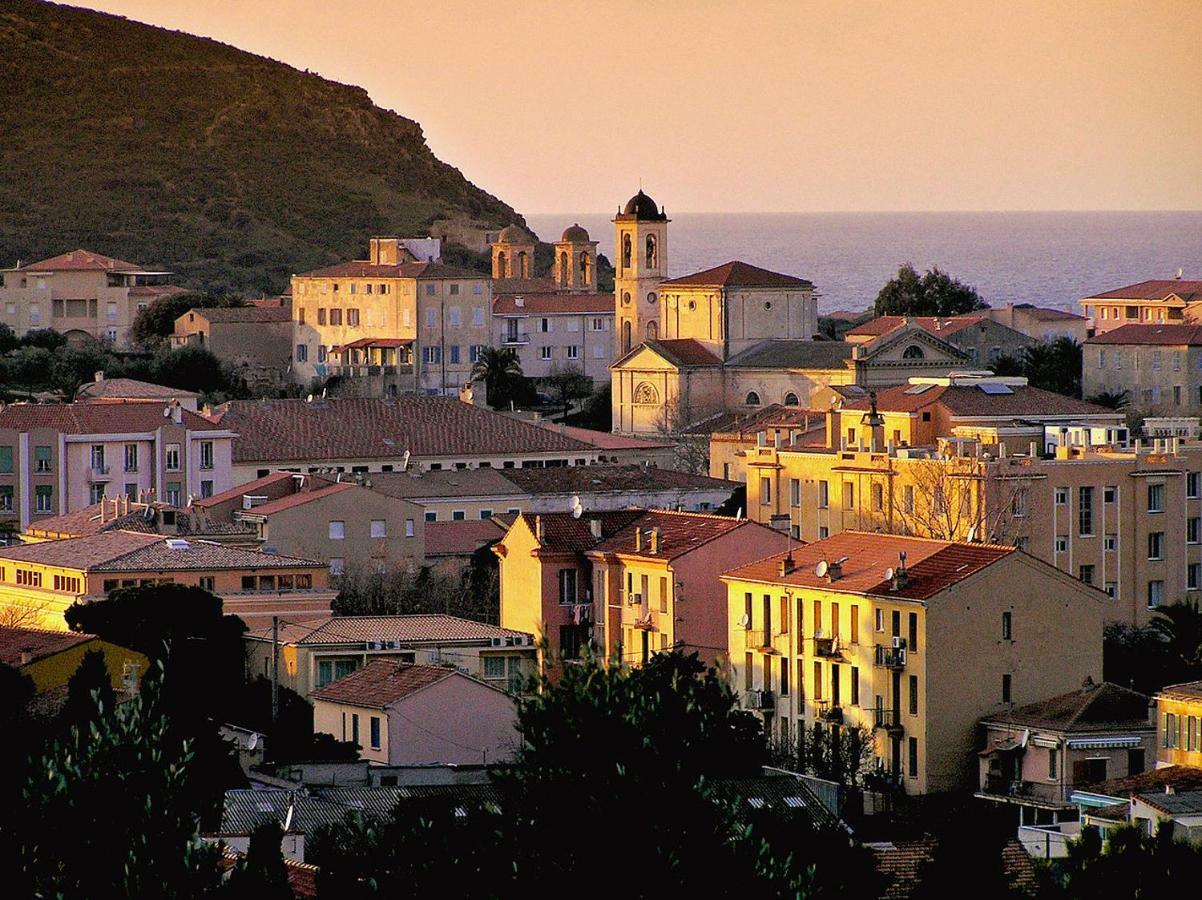 L'ile-rousse * LʼÎle-Rousse